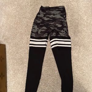 Bombshell leggings small